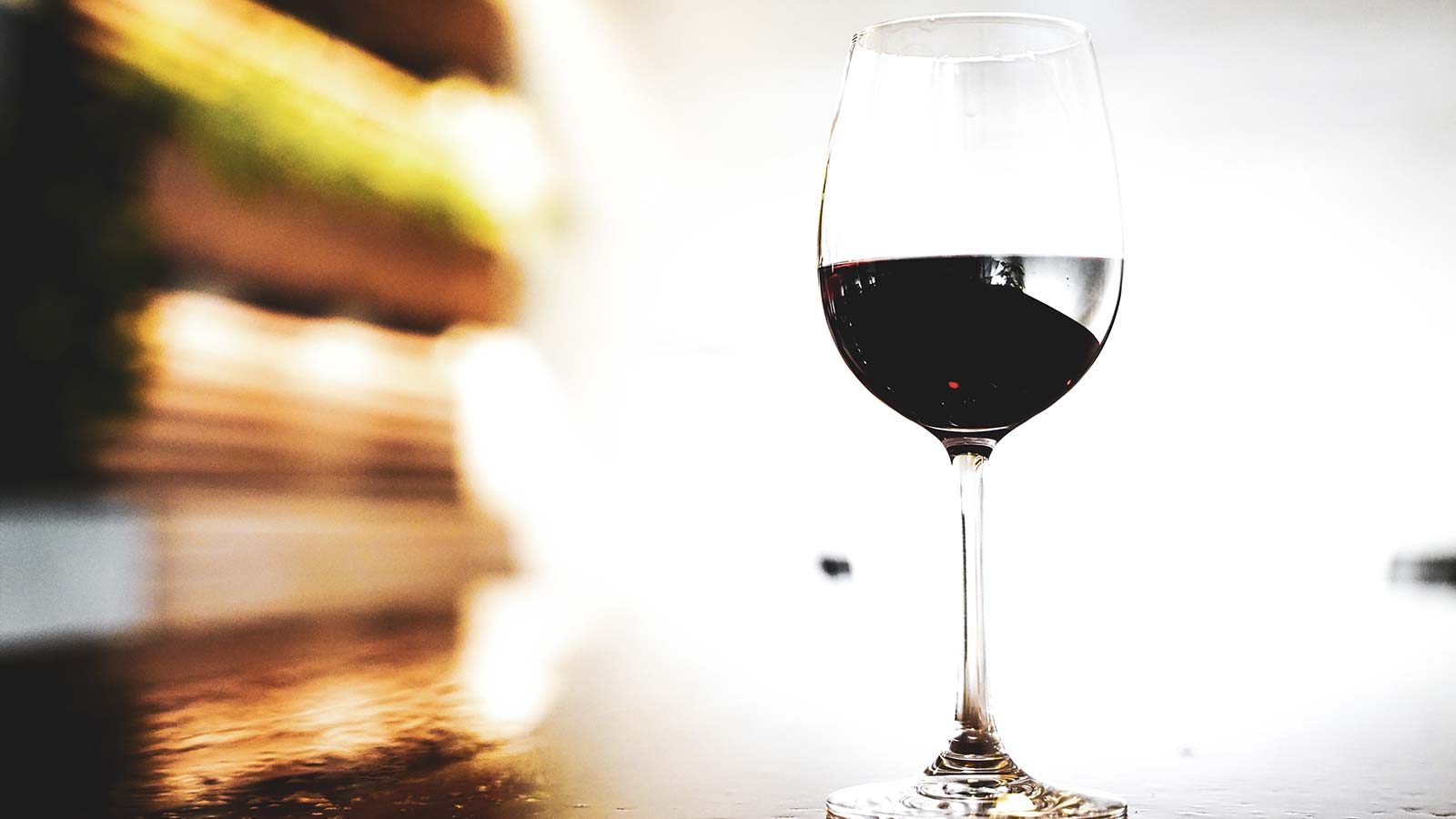 selon des études scientifiques le vin rouge serait bon pour la santé