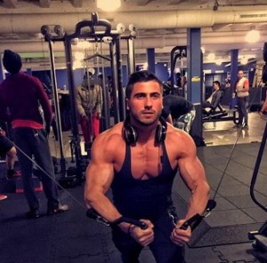 Fabrice, bodybuilder à lentrainement